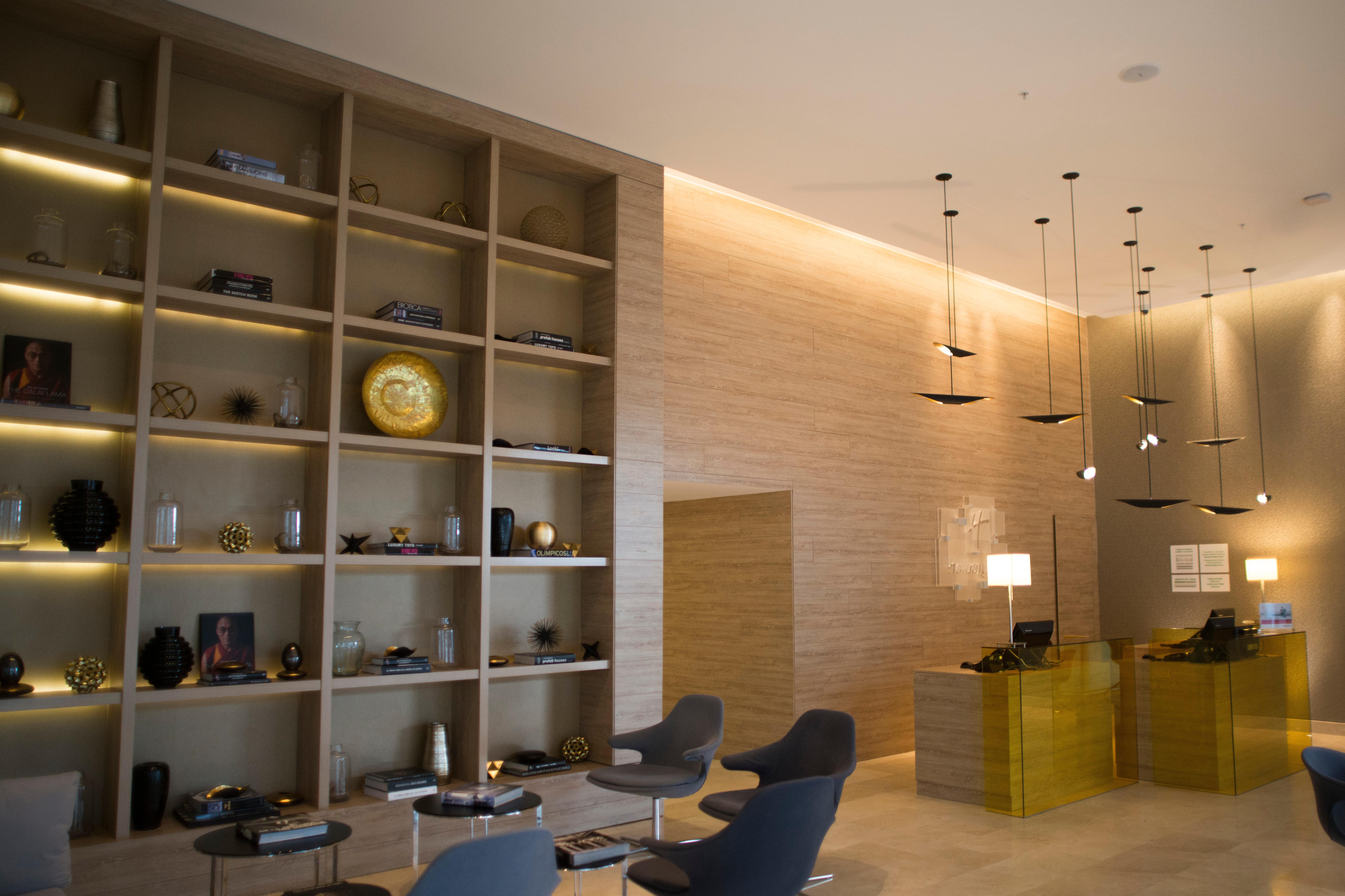 Holiday Inn Cucuta By Ihg Exteriér fotografie The interior of the lounge
