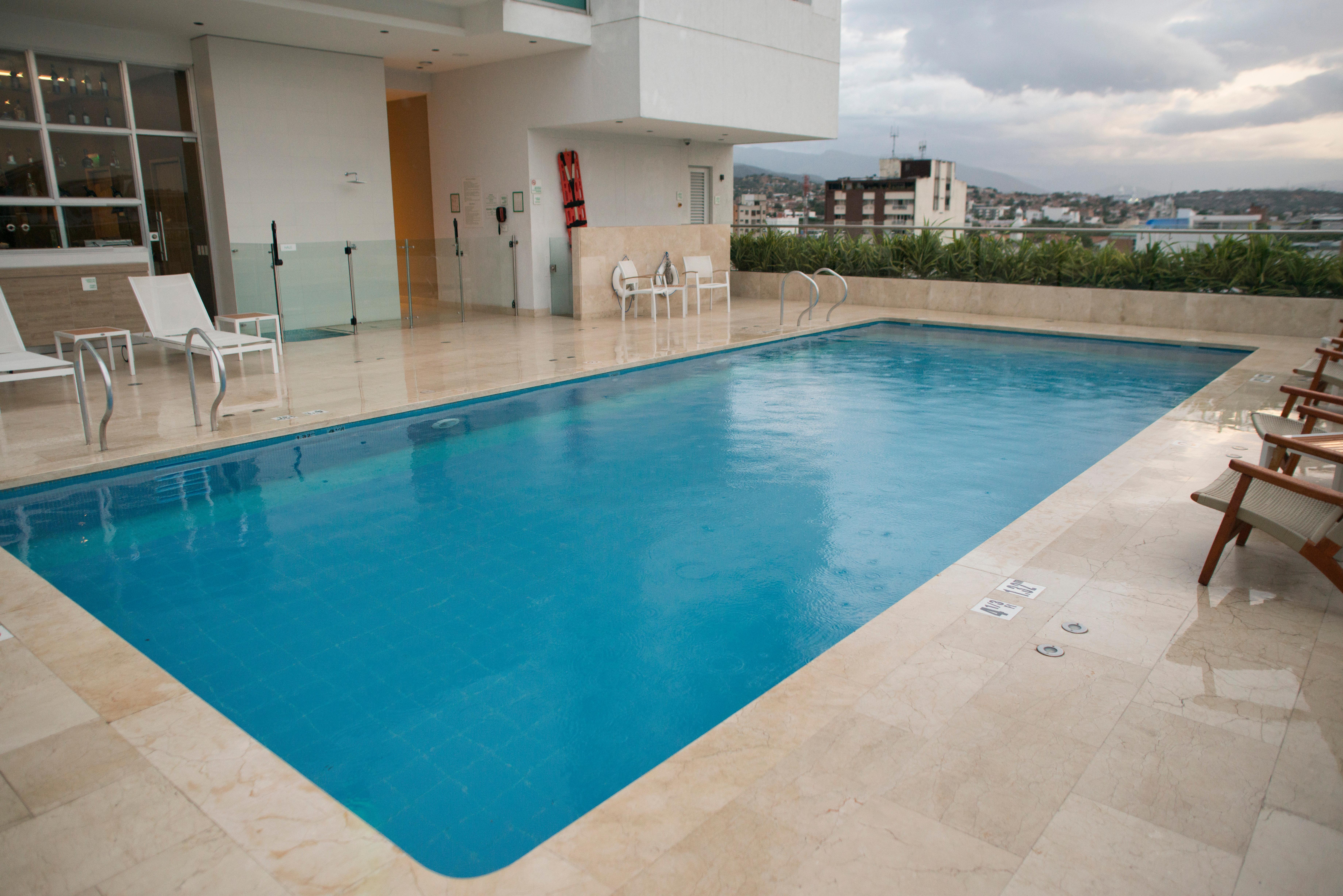Holiday Inn Cucuta By Ihg Exteriér fotografie A rooftop pool