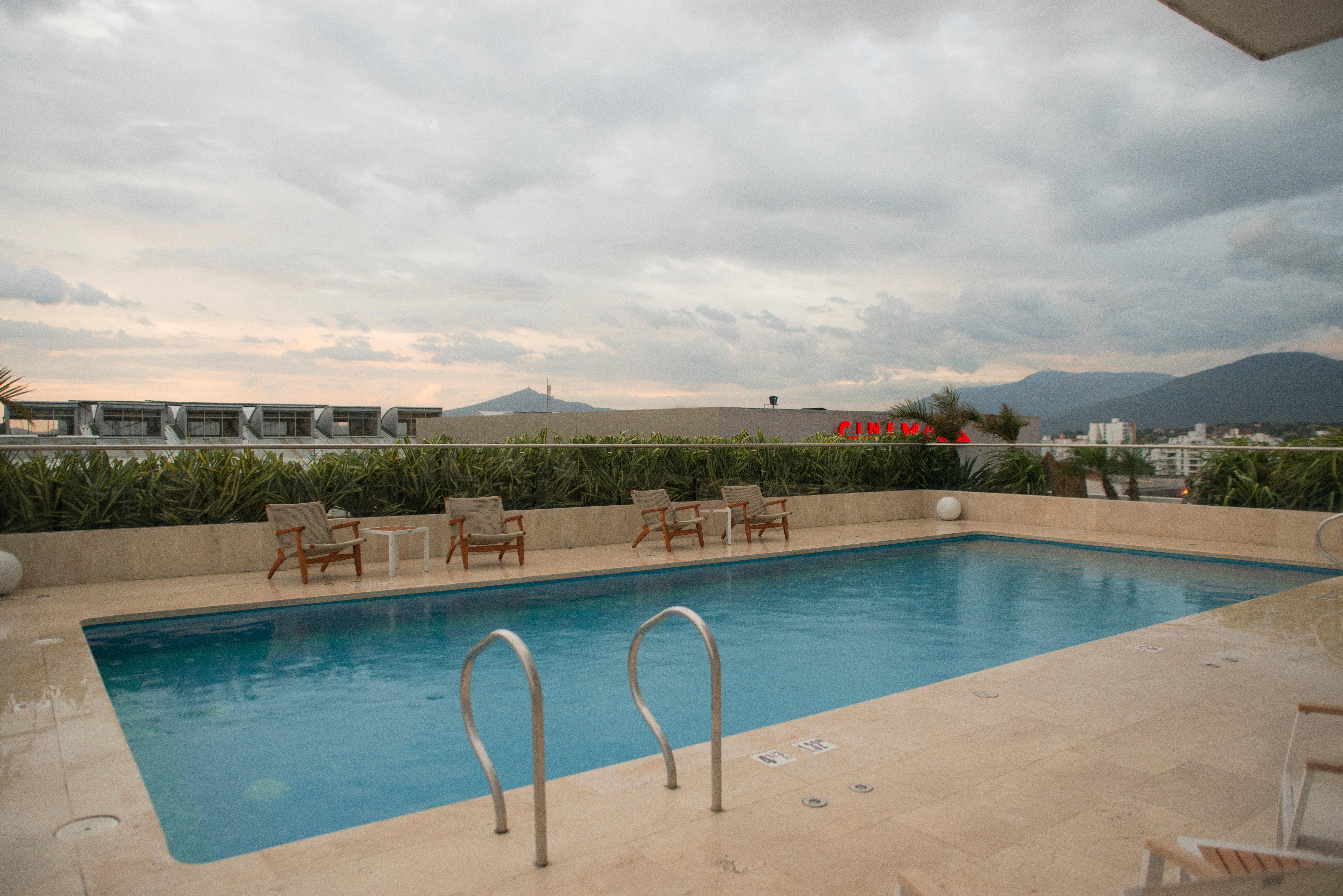 Holiday Inn Cucuta By Ihg Exteriér fotografie A rooftop pool in Athens, Greece