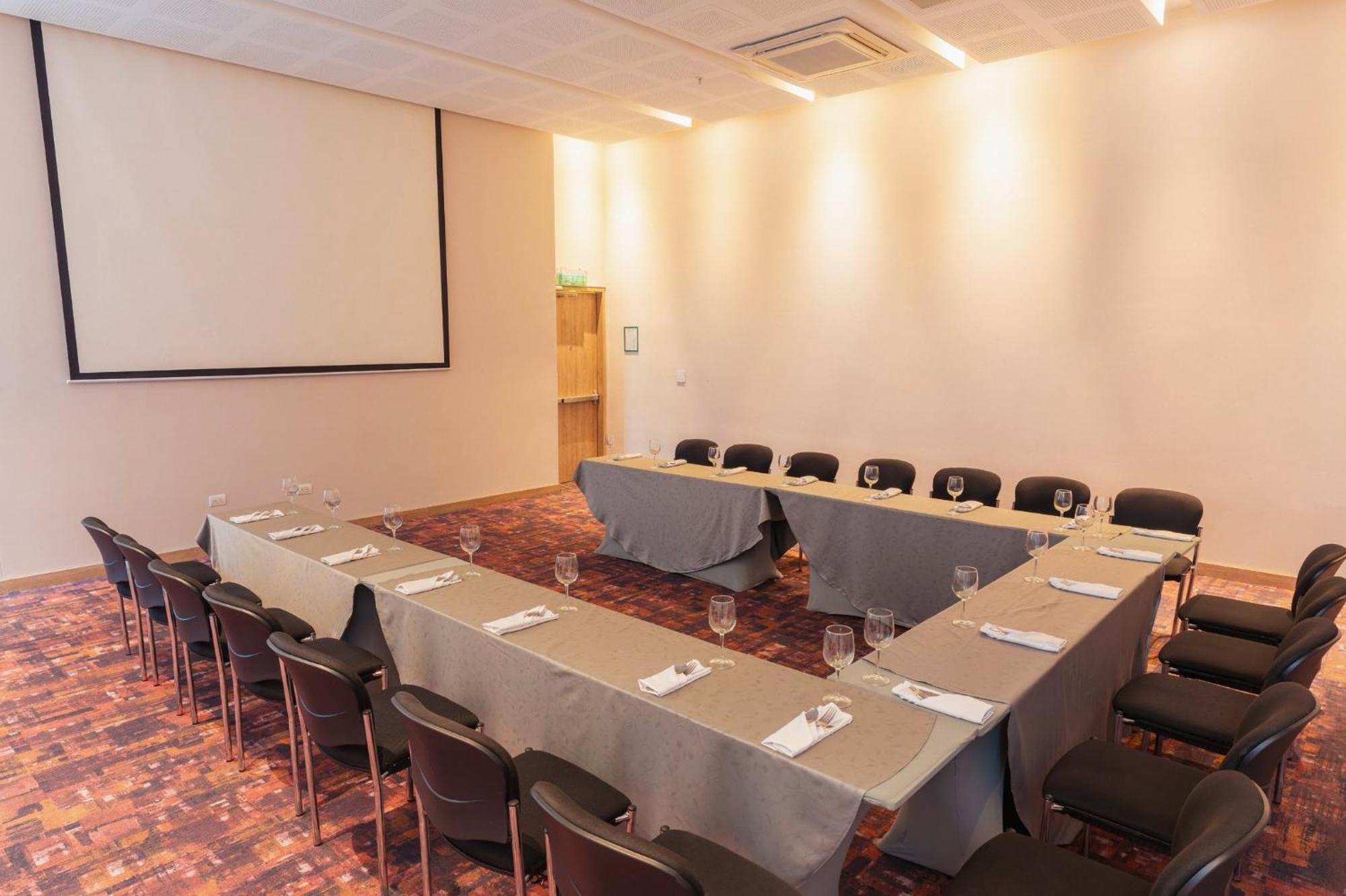 Holiday Inn Cucuta By Ihg Exteriér fotografie Meeting room